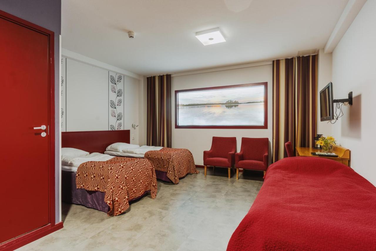Hotel Salora Сало Екстериор снимка