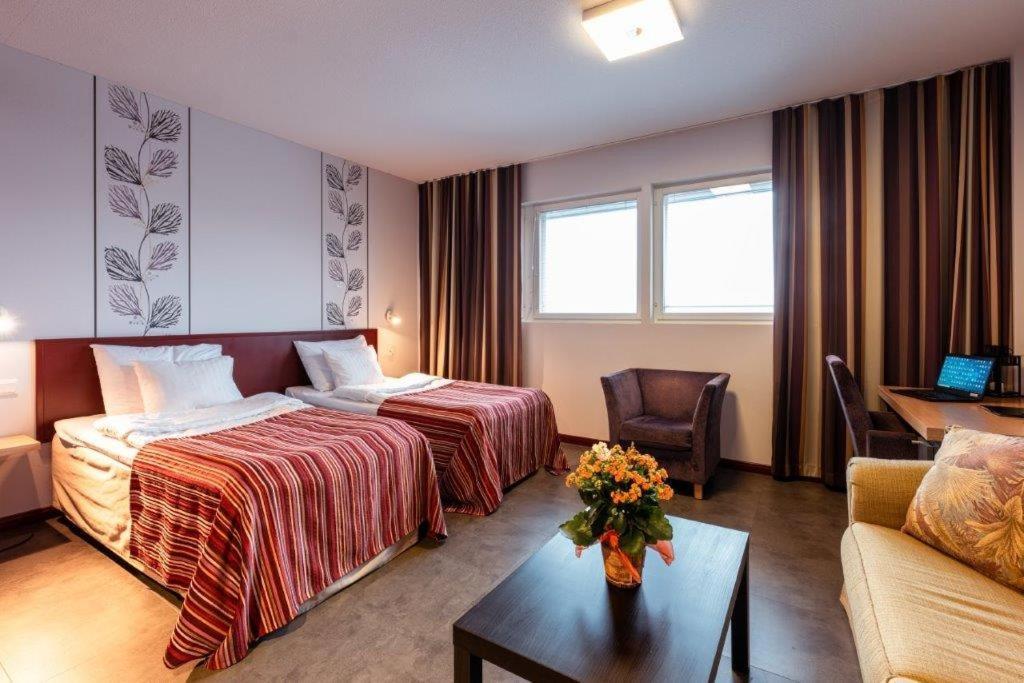 Hotel Salora Сало Екстериор снимка