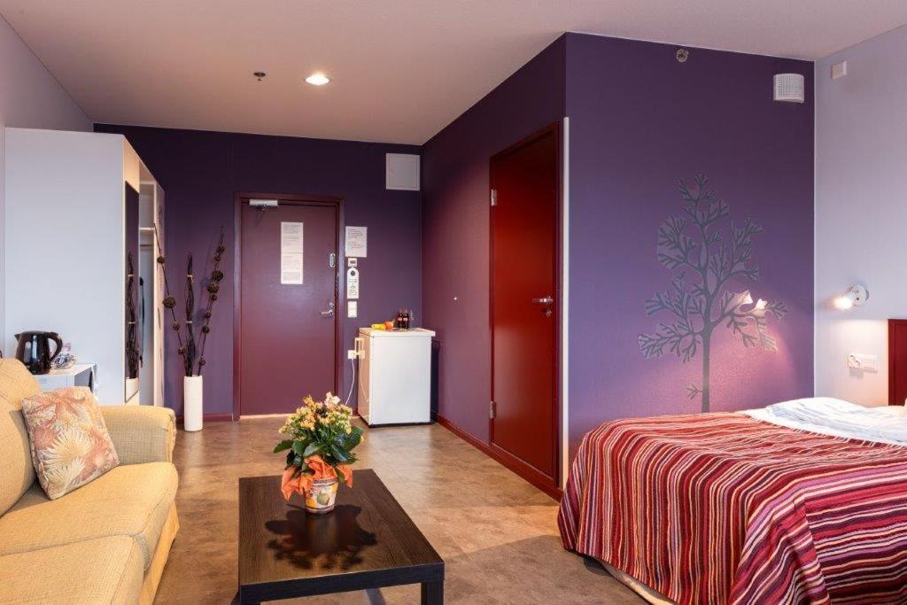 Hotel Salora Сало Екстериор снимка